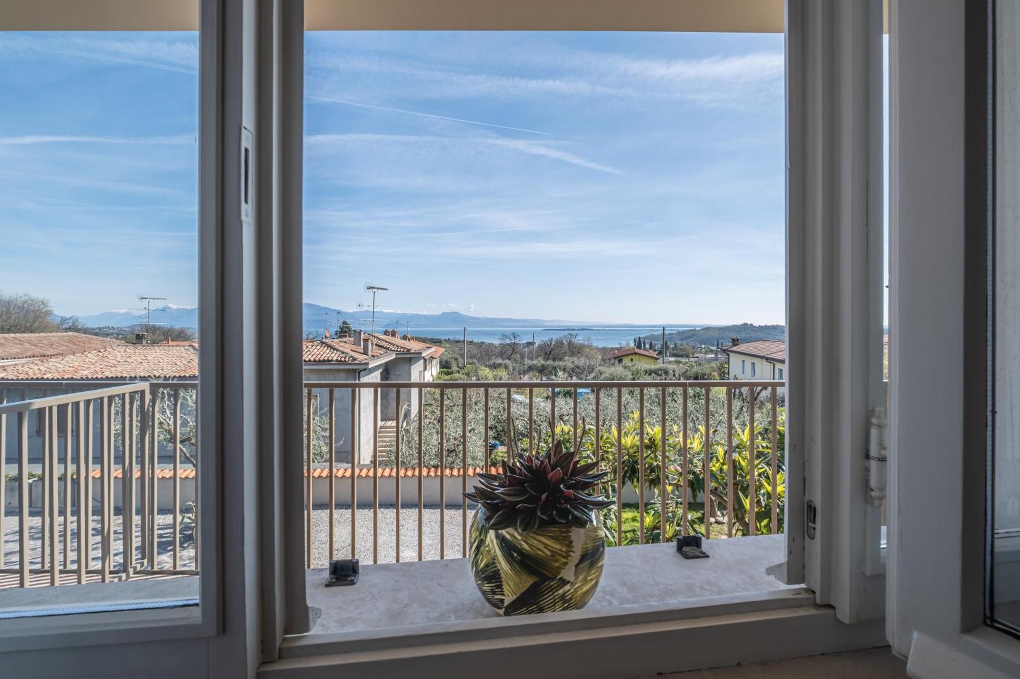 Il Lago Dei Sogni - Stupenda Vista Lago E Colline Barcuzzi Exterior foto